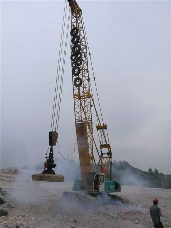 中國建筑第四工程局松桃至玉屏快速道路建設項目強夯施工